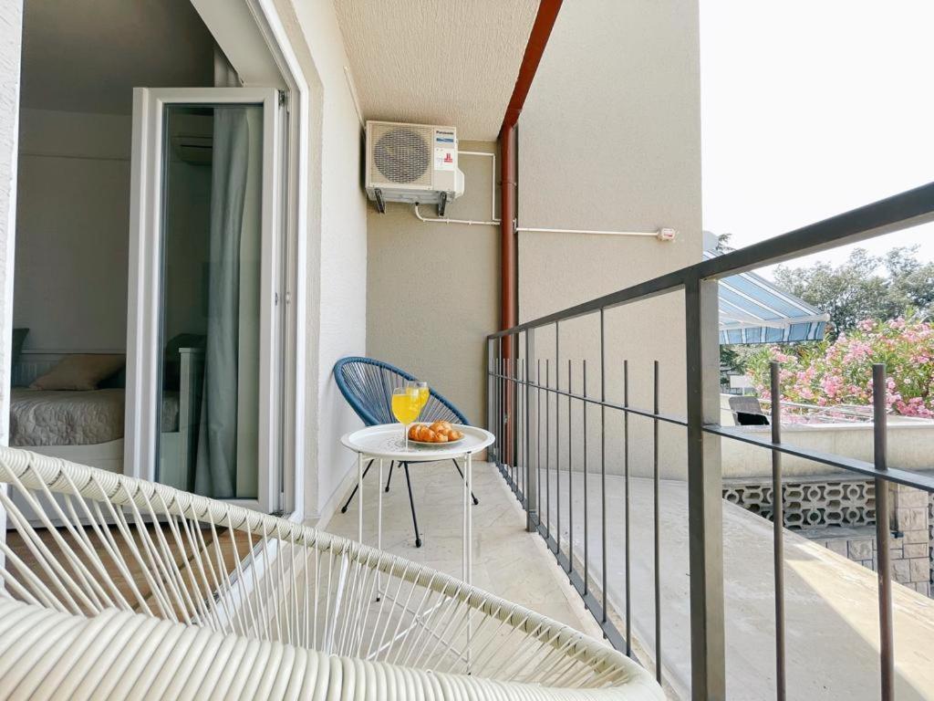 Caramel Comforts With Sea View In Stinjan Only 300 Meters From The Beach Pula Exterior foto